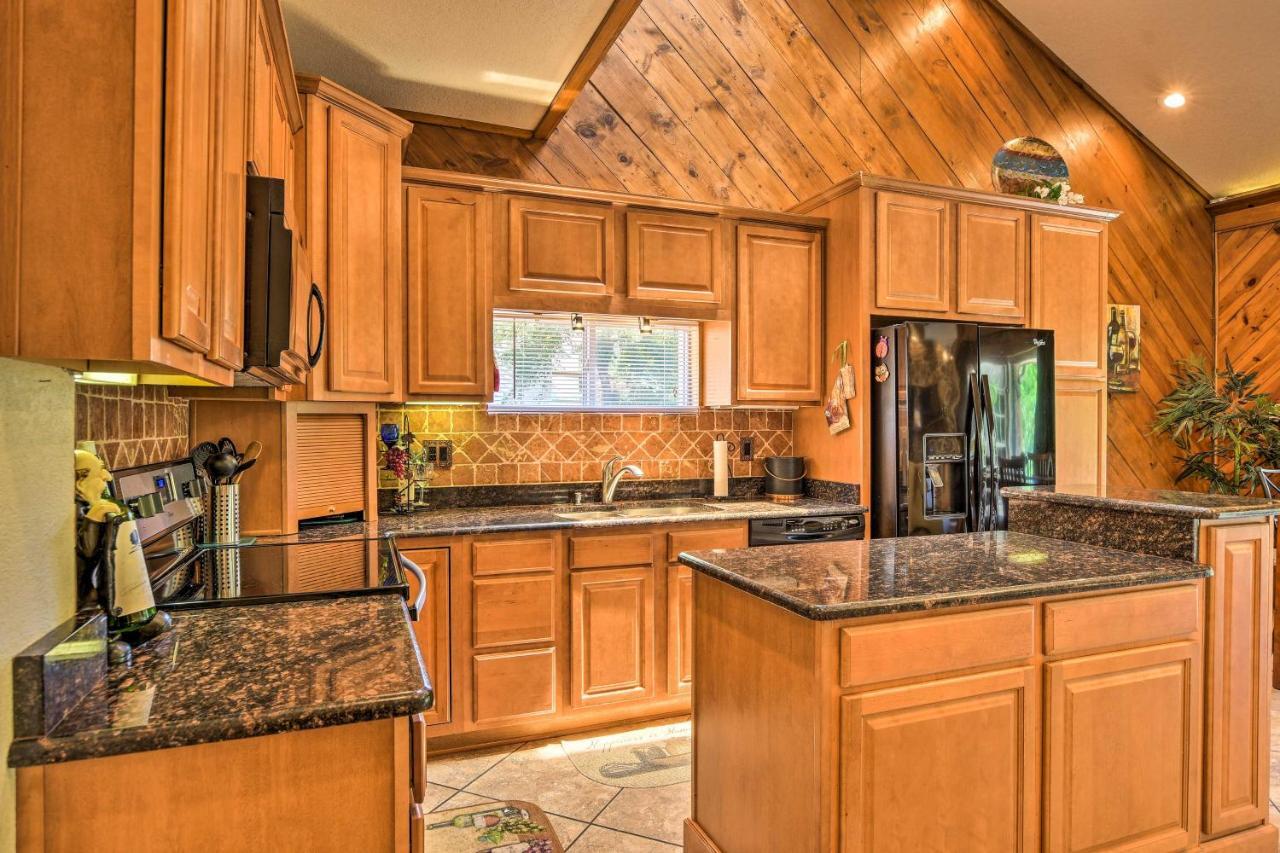 Hot Springs Vacation Rental Home On Lake Hamilton Exterior photo